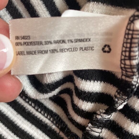 GAP striped skirt, size medium. - Picture 8 of 8